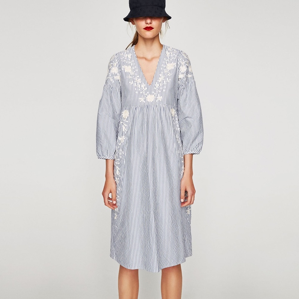 Zara embroidered V-Neck Midi Dress size S